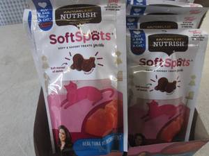 lot 389 image: (B-2) 12 Pouches Soft Spots Tuna Soft Cat Treats Best by Feb 2024