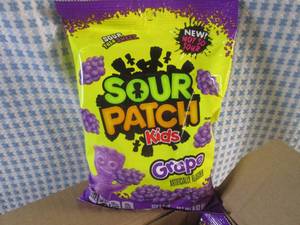 lot 444 image: (B-4) 8 Bags of Grape Sour Patch Kids 8oz Bags Past Date