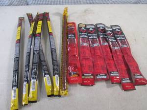 lot 459 image: (EC2) 11 Jack Links Snack Sticks Best by MayJune 2024