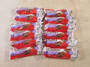 lot 477 image: (B-1) 12 Quest Fudgey Brownie with Almonds Candy Bars Best by June 2024
