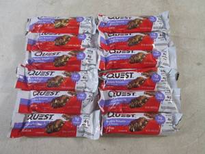 lot 479 image: (B-1) 12 Quest Fudgey Brownie with Almonds Candy Bars Best by June 2024