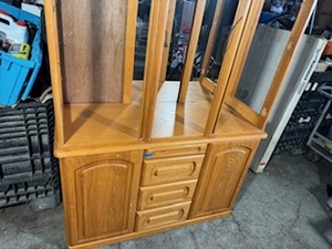 lot 20 image: Display Cabinet (includes 4 glass shelves and two doors removed for hauling and storage)