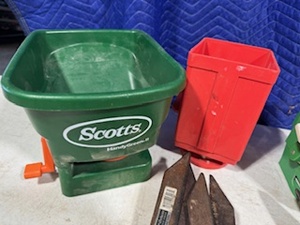 lot 44 image: Handheld Fertilizer Spreaders and Three Garden Sheers