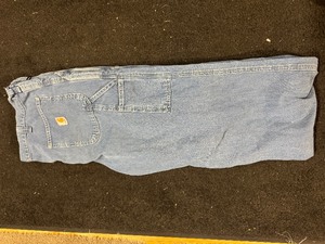 lot 18 image: Carhartt Dungaree Fit Jeans.  Size 3834