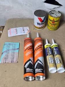 lot 16 image: Vintage Oil Cans, Caulking, Glue