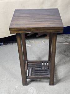 lot 47 image: Small Accent Table