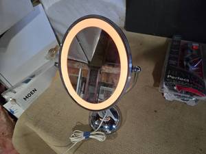 lot 68 image: Lighted Mirror, Curling Iron, Irons