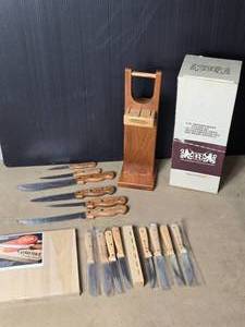 lot 76 image: Regent Sheffield Knife Block with Knives and Other Knives