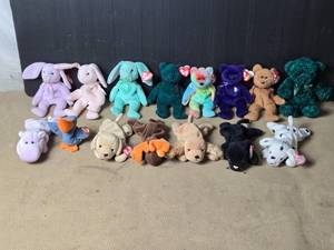 lot 96 image: Large Lot of Beanie Babies Including Princess Di & Chocolate the Moose from 41993