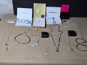 lot 99 image: Lot of Very Nice Necklaces