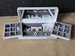 lot 100 image: Jewelry Case with Earrings
