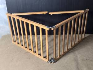 lot 119 image: Folding Wooden Gate