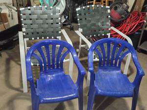 lot 130 image: Lot of 4 Outdoor Chairs