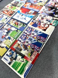 26 Vintage Marvin Harrison (Indianapolis Colts) Football Cards