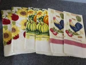 lot 82 image: Set of 6 Farmhouse Kitchen Towels new