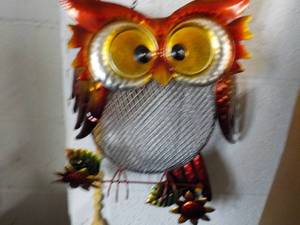 lot 84 image: Metal Owl Handing Dcor...