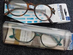 lot 106 image: 2 pair Foster Grant Blue Light and Regular 1.50 glasses