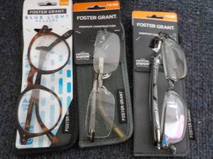 lot 111 image: 3 Pair Foster Grant 2.50 Blue Light and Regular Glasses