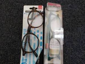 lot 112 image: 2 Pair Foster Grant Blue Light and Regular 2.75 Glasses