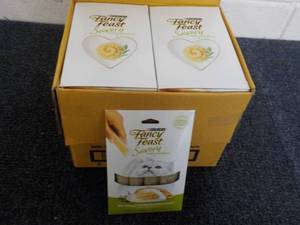 lot 117 image: 30 x 4 packs Purina Fancy Feast Savory Cat Treats with Natural Chicken in a Demi Glaze retail $3 each