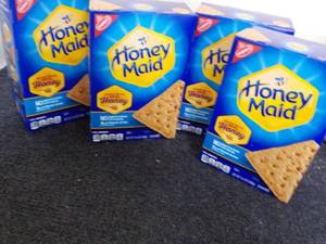 lot 125 image: 4 x 14.4 oz Boxes Honey Maid Graham Crackers