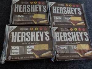 lot 132 image: 4 x 6 packs Hershey Full Size Candy Bars