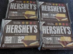 lot 135 image: 4 x 6 packs Hershey Full Size Candy Bars