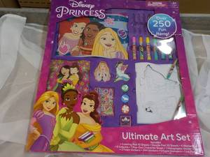 lot 154 image: Disney Princess Ultimate Art Set...