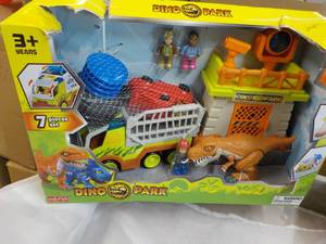 lot 159 image: 7pc Dino Park Set