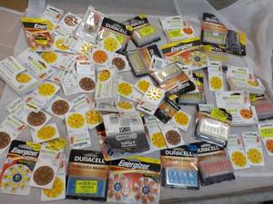 lot 205 image: Variety of Batteries and Razor Blades
