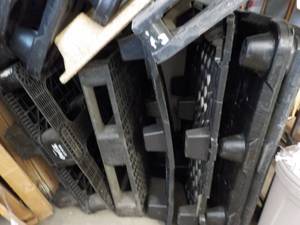 lot 224 image: 4 Plastic Pallets Your Choice...