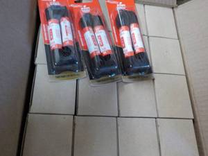 lot 251 image: 16 x 3 packs Kiwi Dress 36 Shoe Laces