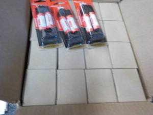 lot 255 image: 16 x 3 packs Kiwi Dress 36 Shoe Laces