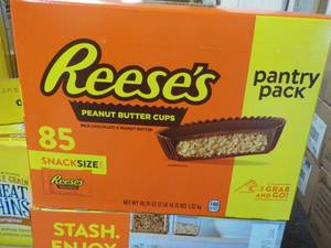 lot 267 image: Reeses 85 ct Snack Size Peanut Butter Cups