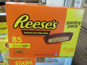 lot 270 image: Reeses 85 ct Snack Size Peanut Butter Cups
