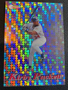 lot 47A image: Kirby Puckett 1994 Pacific Crown Collection Prizm #11 Minnesota Twins Baseball Card