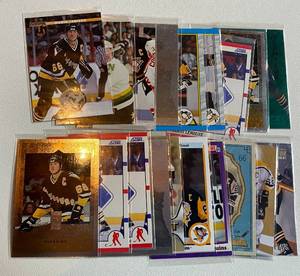 lot 179A image: Mario Lemieux 19 Card Hockey Lot