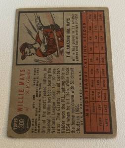 lot 3 image: 1962 Topps Willie Mays #300 Vintage Baseball Card