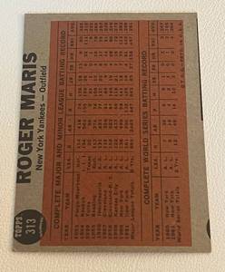 lot 8 image: 1962 Topps Roger Maris Blasts 61st #313 Vintage Baseball Card