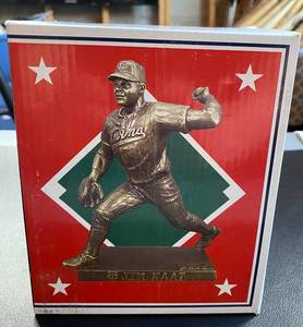 lot 54G image: Jim Kaat Minnesota Twins Figure Statue Pepsi SGA Baseball