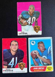 lot 21K image: 3 Card Star Lot - 1969 Bryan Piccolo RC #26, Gale Sayers #51, and 1968 Johnny Unitas #100 Vintage Football Cards