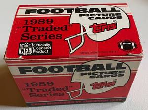 lot 116 image: 1989 Topps Traded Football Card Set
