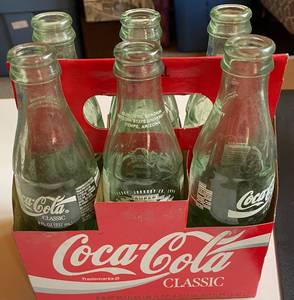 lot 68K image: Super Bowl XXX Football Coca Cola 6 Glass Bottle Pack and Carrier