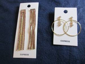 2 pr Express Earrings...