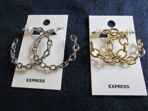 2 pr Express Earrings...