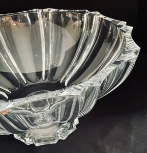 lot 85 image: Dazzling Crystal Bowl by Rogaska