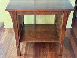 lot 10 image: Stickley Spindle Lamp Table