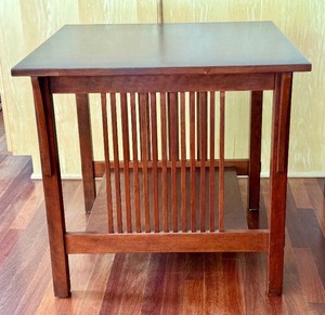 lot 9 image: Stickley Spindle Lamp Table