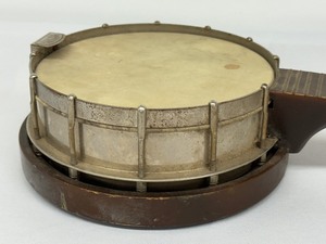 lot 63 image: Vintage Richter Banjolele
