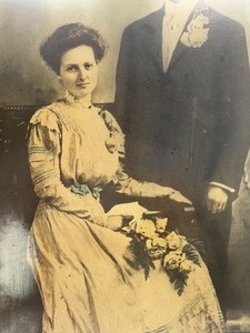 lot 62 image: Vintage Framed Portrait in Gilt Frame